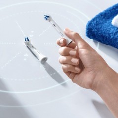 Oral-B Specialized Clean Extra Toothbrush Heads - Expert Cleaning in White, 2 Pack for Ultimate Oral Hygiene!
